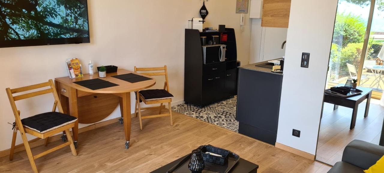 Studio de la plage - Mer, Terrasse et garage Cagnes-sur-Mer Eksteriør bilde